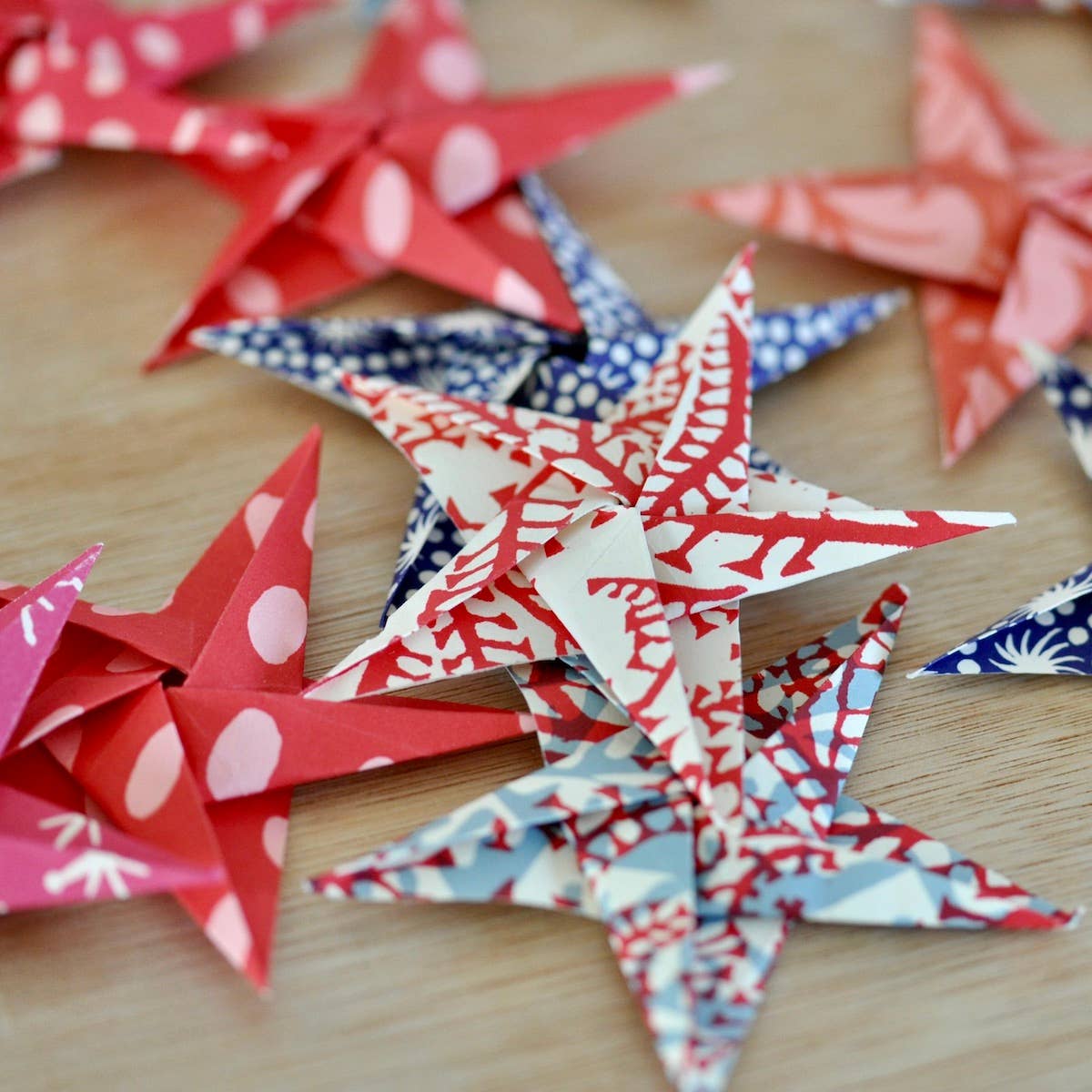 Cambridge Imprint - Origami Star Garland Kit