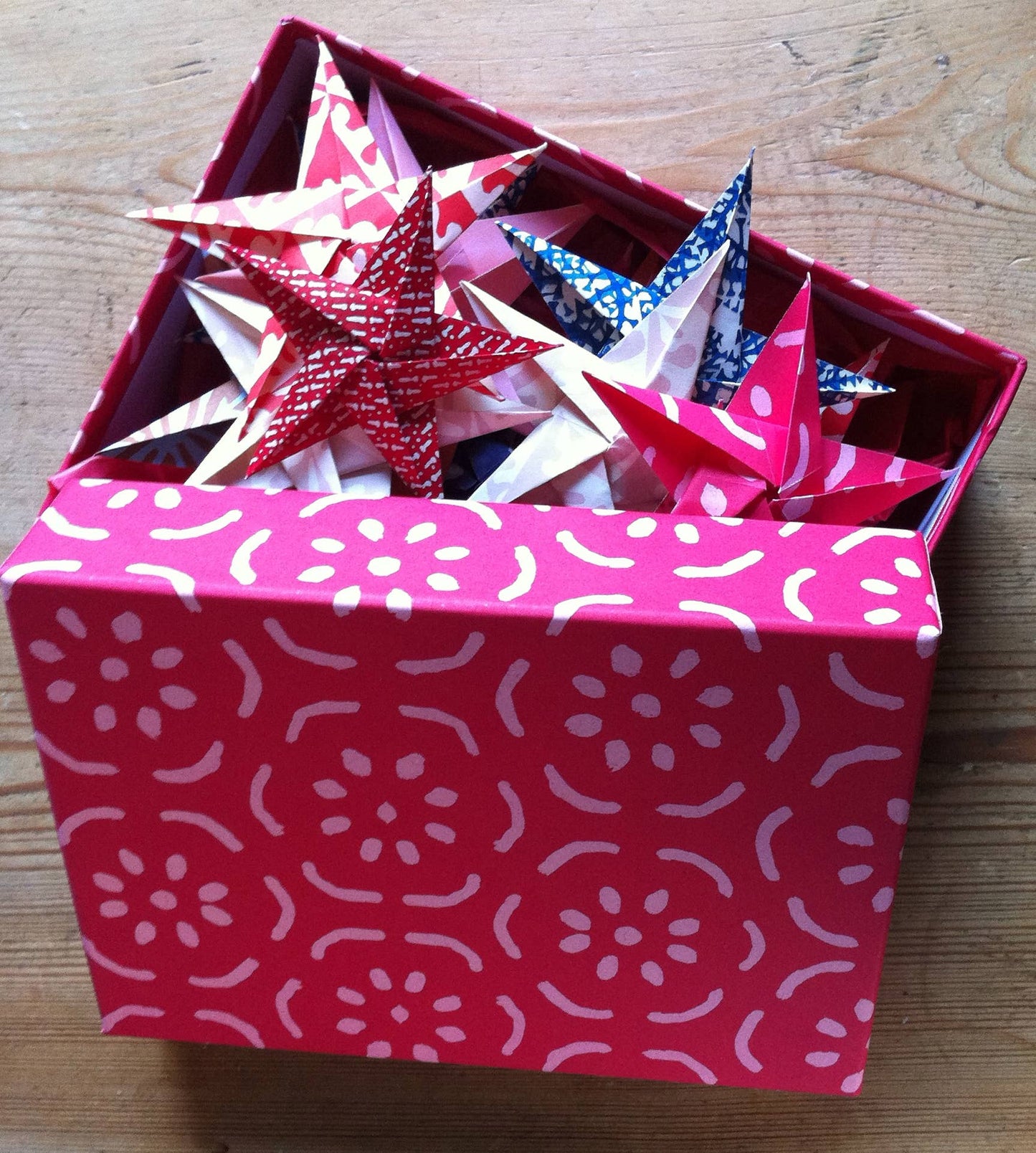 Cambridge Imprint - Origami Star Garland Kit
