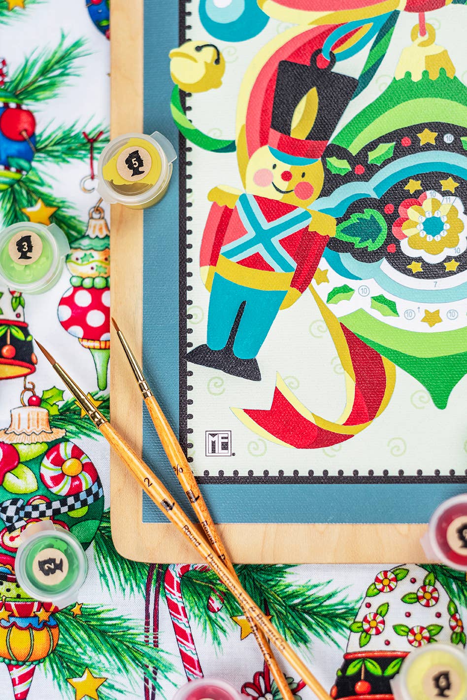 Elle Crée (She Creates) - A Very Mary Christmas Mary Engelbreit Paint-by-Number Kit