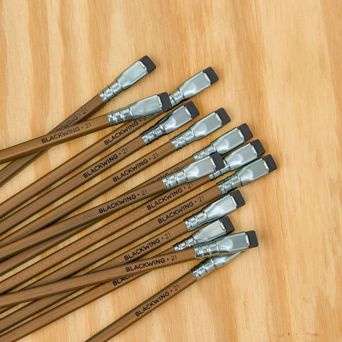 Blackwing Volume 21 Pencil - A tribute to woodworking